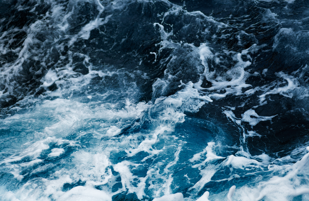 Antarctic ocean waves add to ice shelf collapse