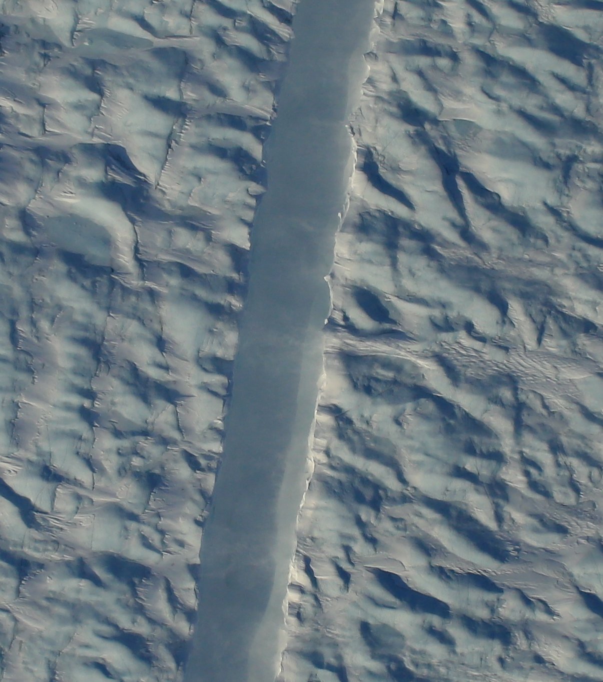 New crack appears in massive Greenland glacier