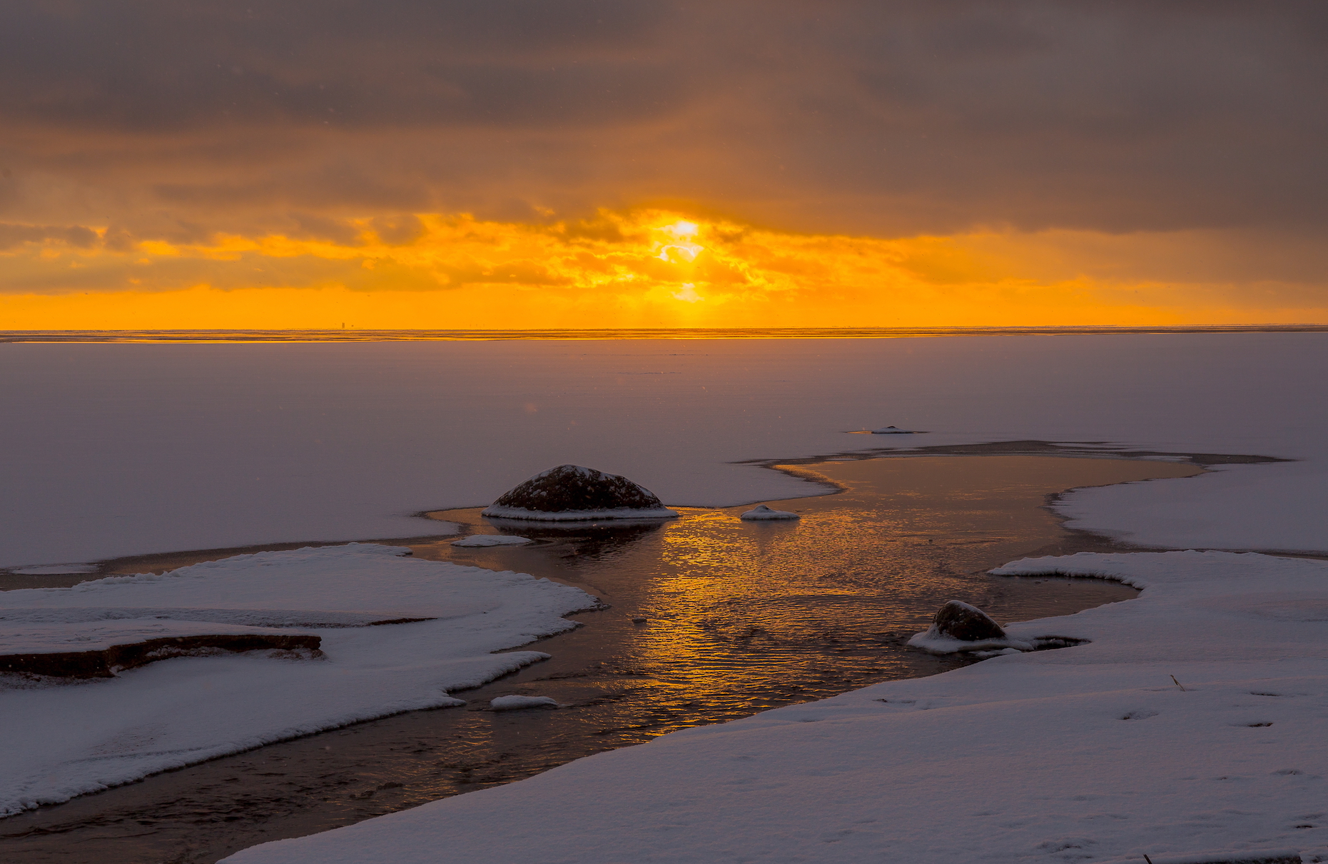 Openings in sea ice can impact climate across the globe