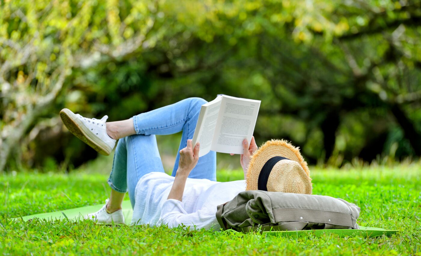 Traditional media does not necessarily improve well-being