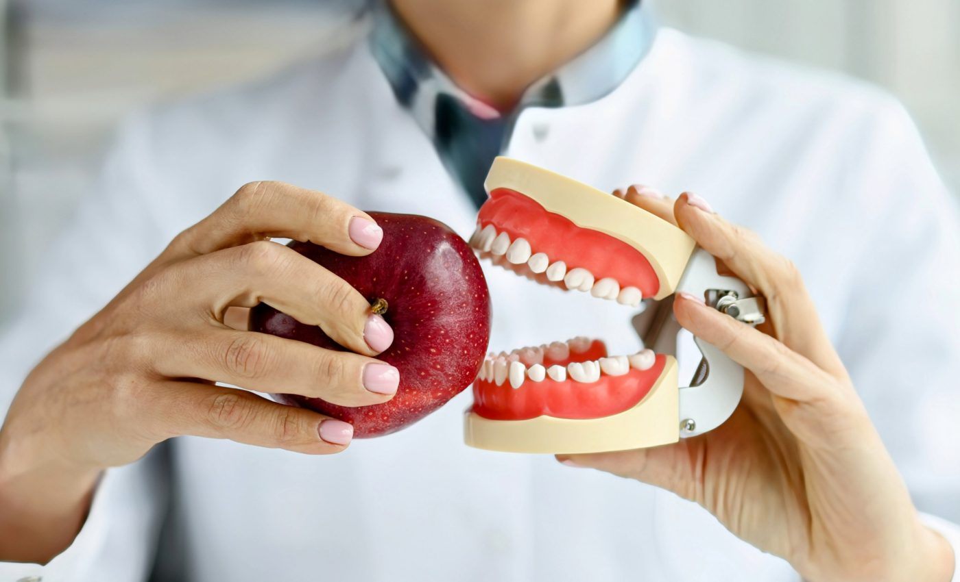 What happens to our teeth as we age? New details have emerged