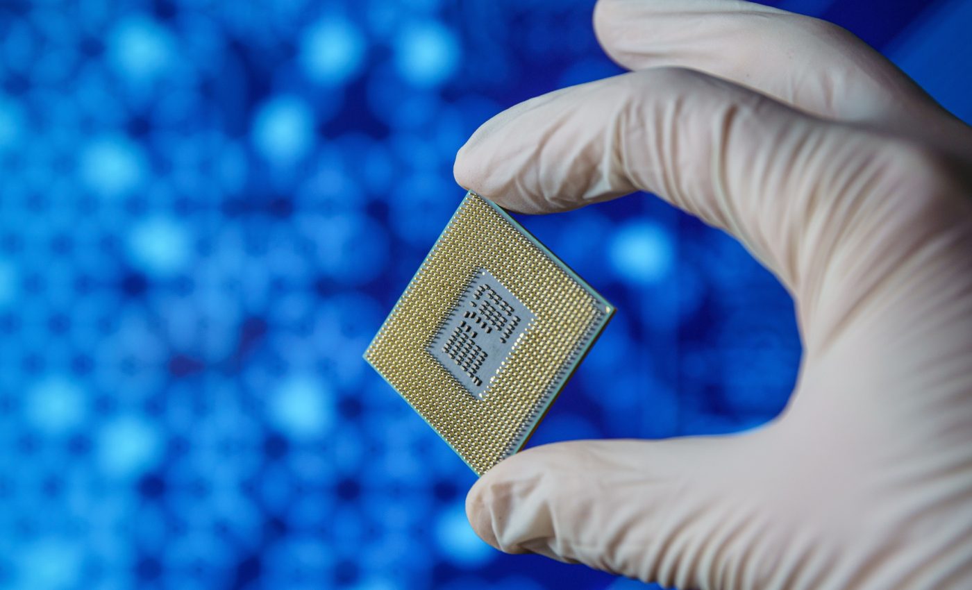 New quantum device uses crystal layers to generate entangled photons