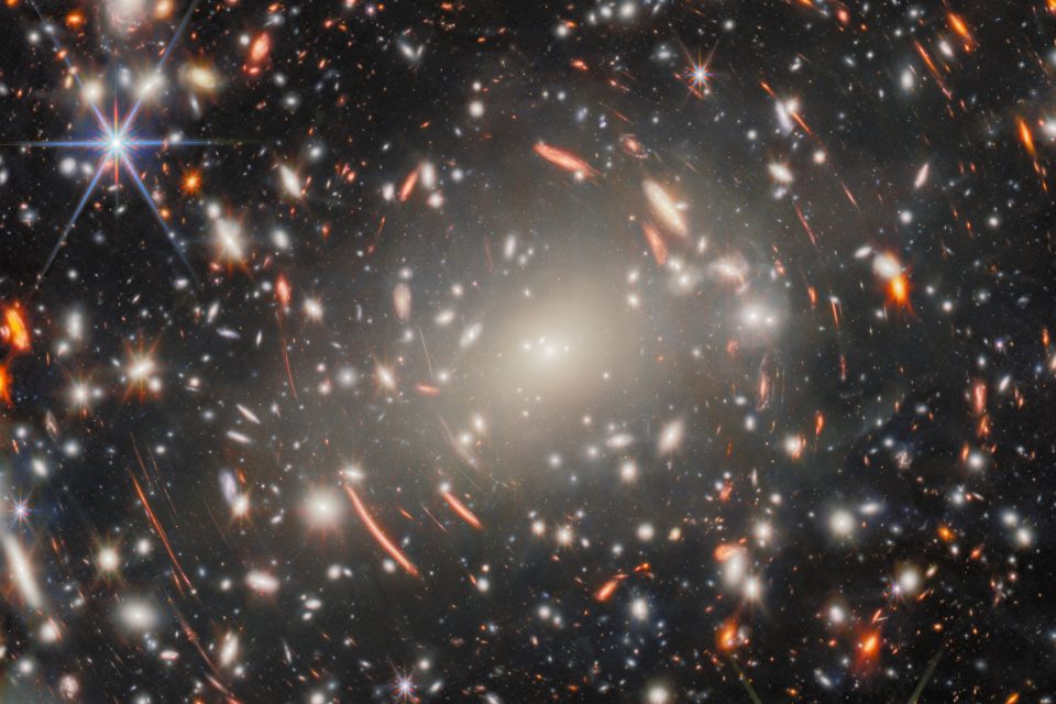 Hundreds of galaxies illuminate the early universe